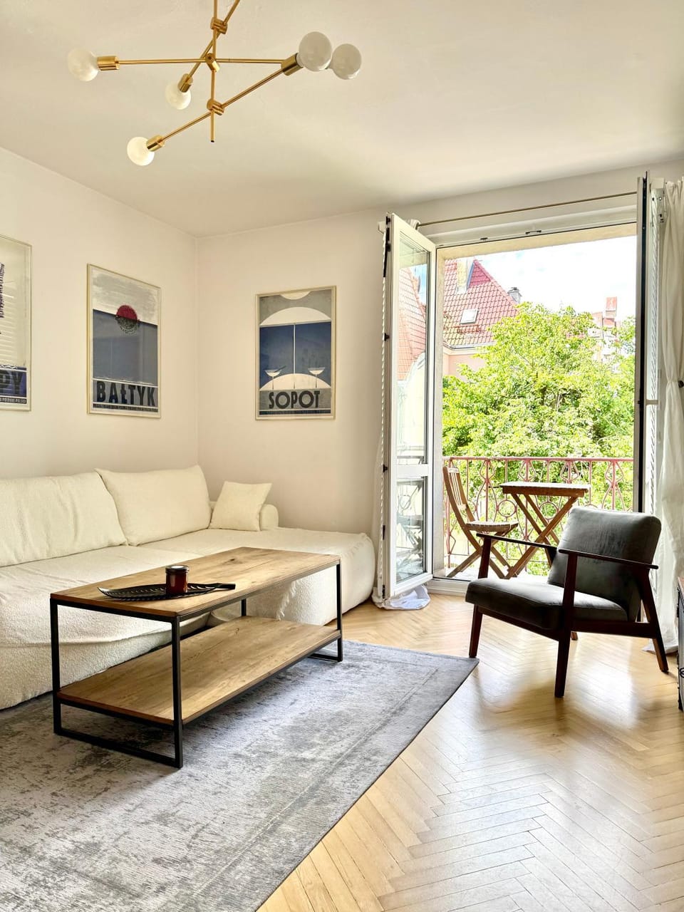 View (from property/room), Living room, Seating area