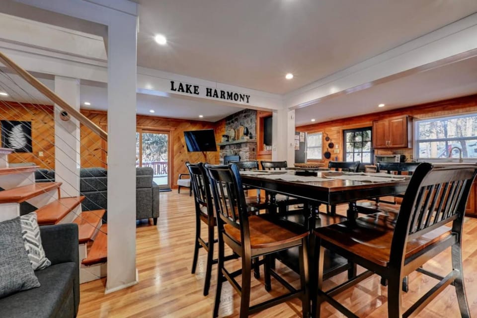 Cozy mountain house with beach access and firepit House in Hickory Run State Park