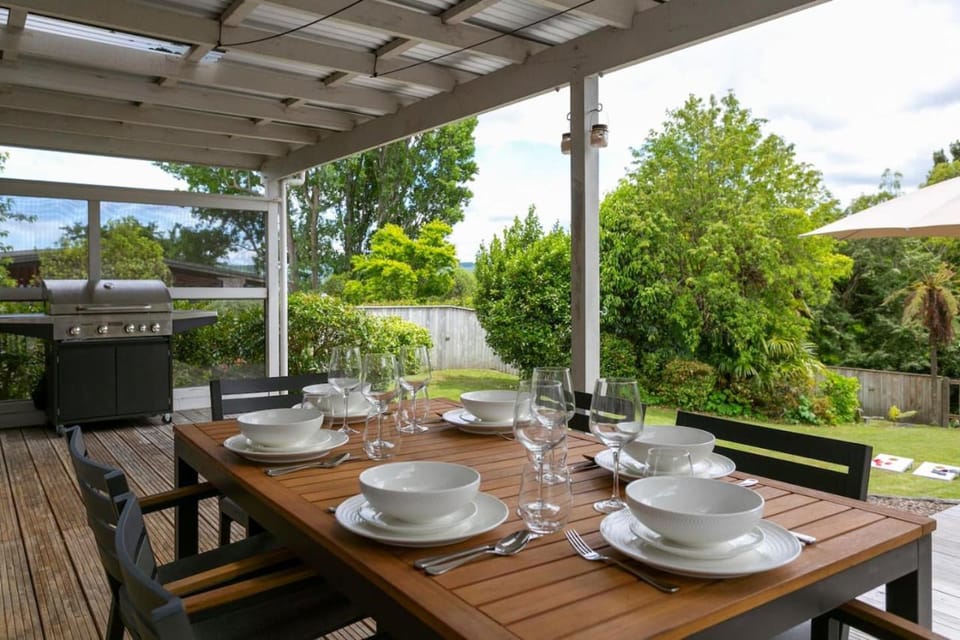 Patio, Garden, Dining area
