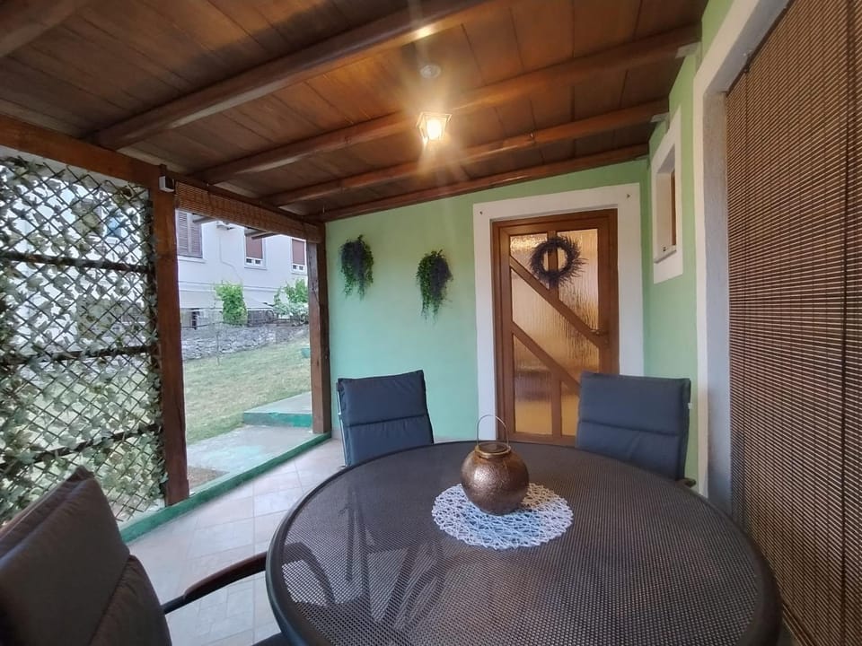 Patio, BBQ facilities, Garden, Balcony/Terrace, Living room, Seating area, Dining area