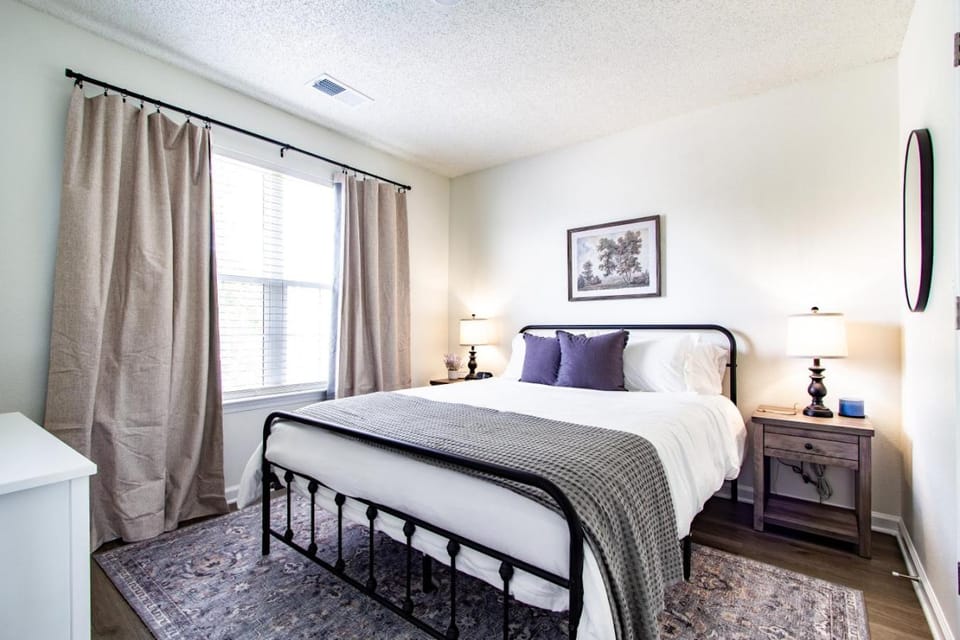 Family and Pet Friendly Hideaway House in Olive Branch