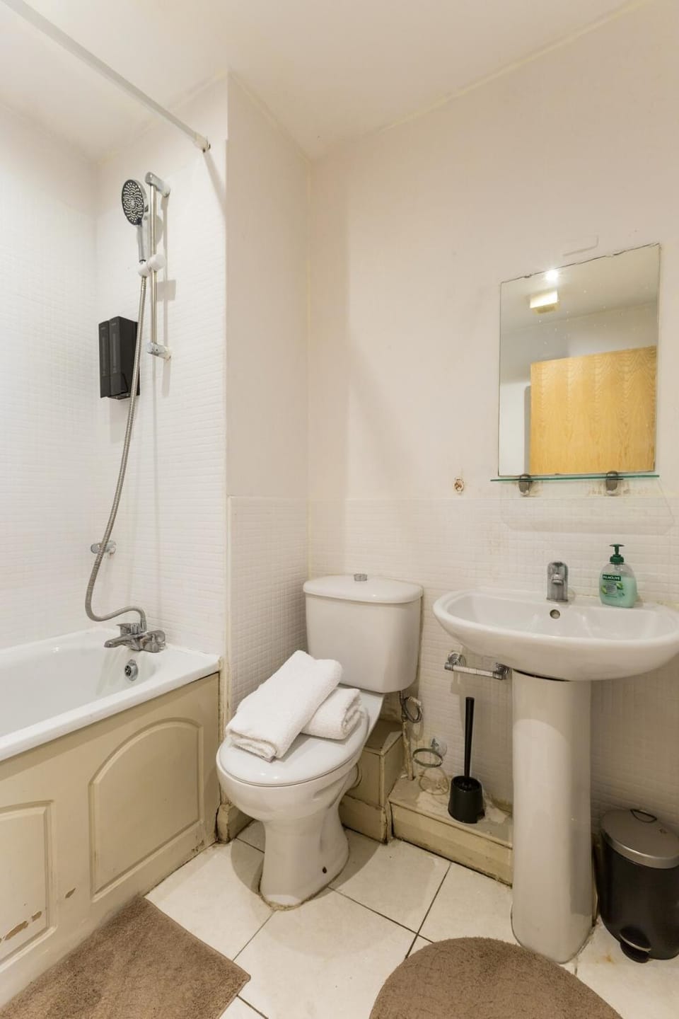 Spacious 2-Bed Apartment Opposite Santry Park & 10 Min Away from Airport Apartment in Dublin