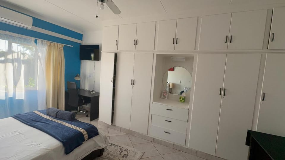 Bedroom, wardrobe