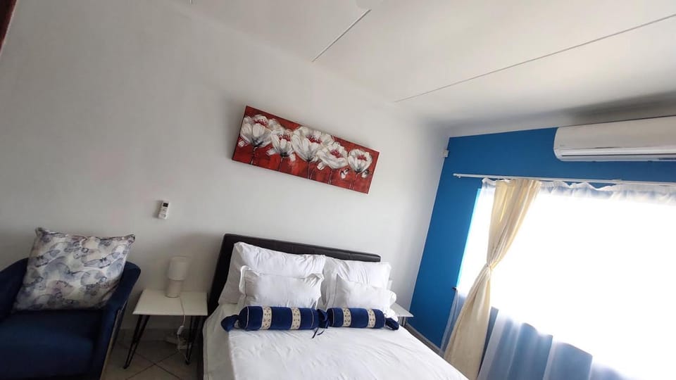 Bedroom, air conditioner