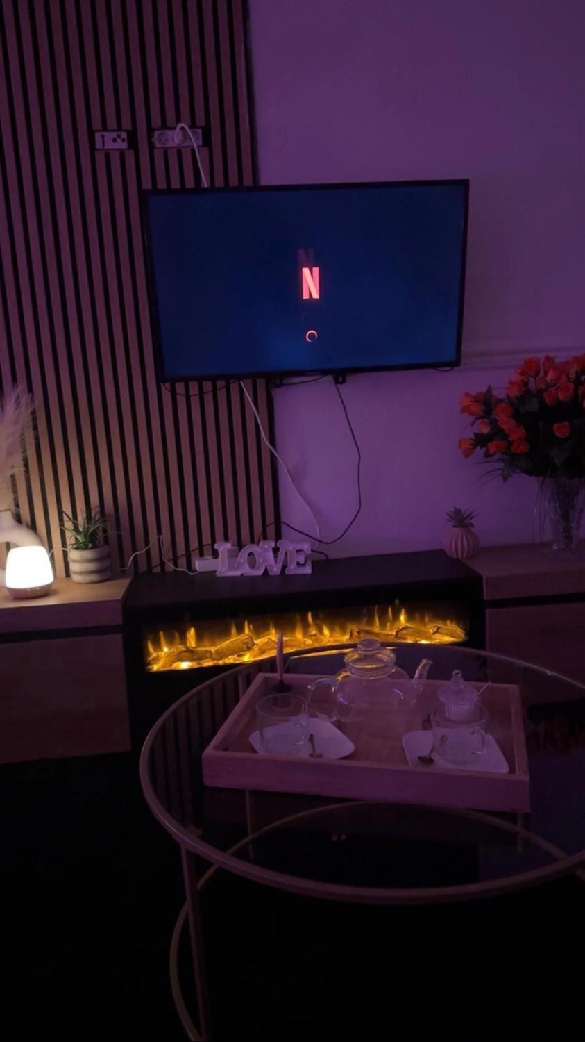 DouceNuits Bed and Breakfast in Drancy