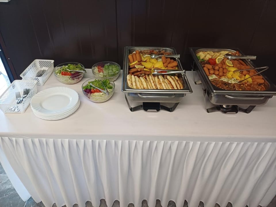 Food and drinks, Food