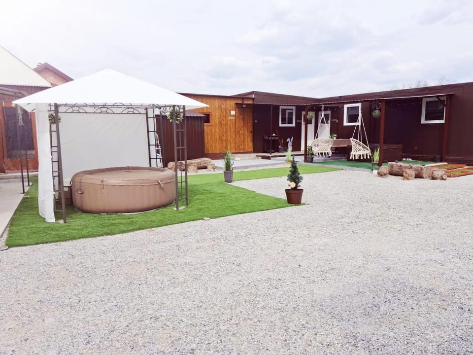 Property building, Day, Garden, Garden view