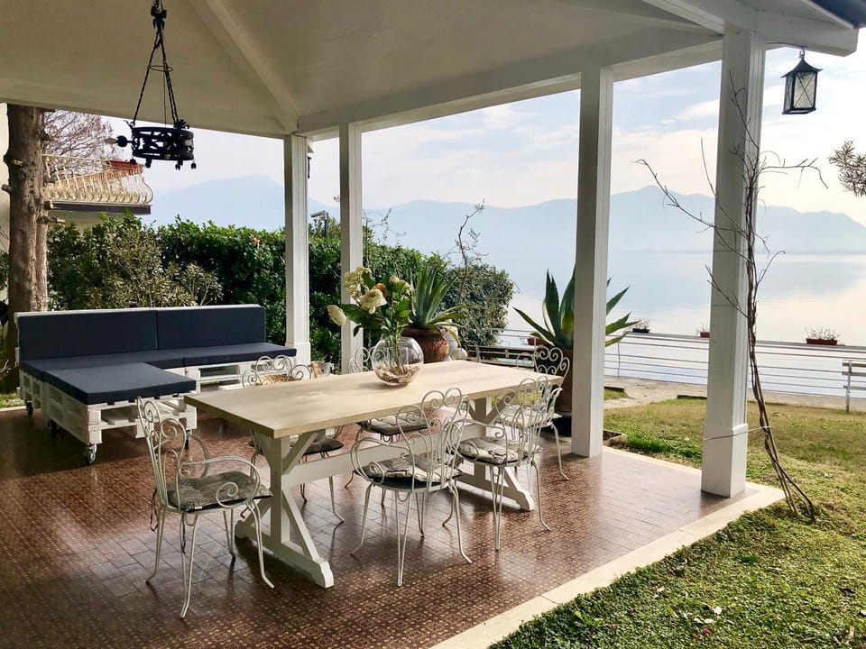 Patio, Lake view