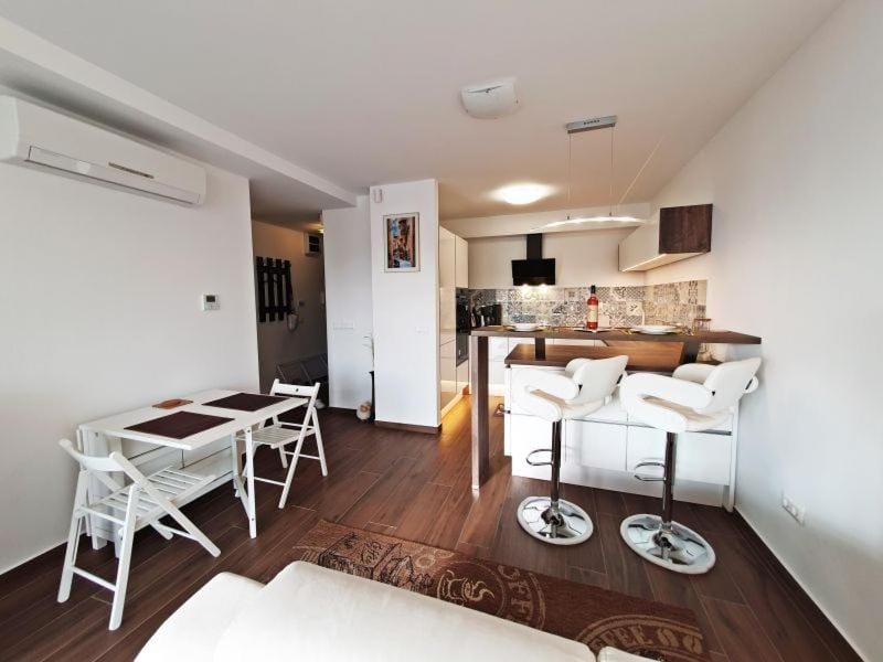 Blue Azur Apartman Apartment in Siófok