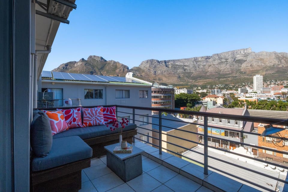 View (from property/room), Balcony/Terrace, Seating area, Mountain view