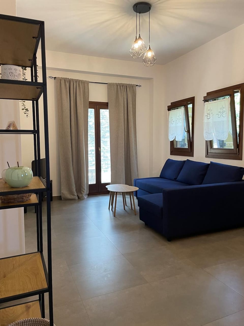 Living room, Photo of the whole room