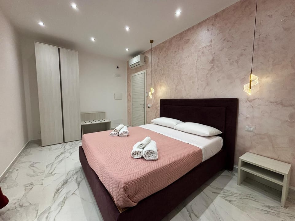 Bed, Photo of the whole room, Bedroom, towels, wardrobe