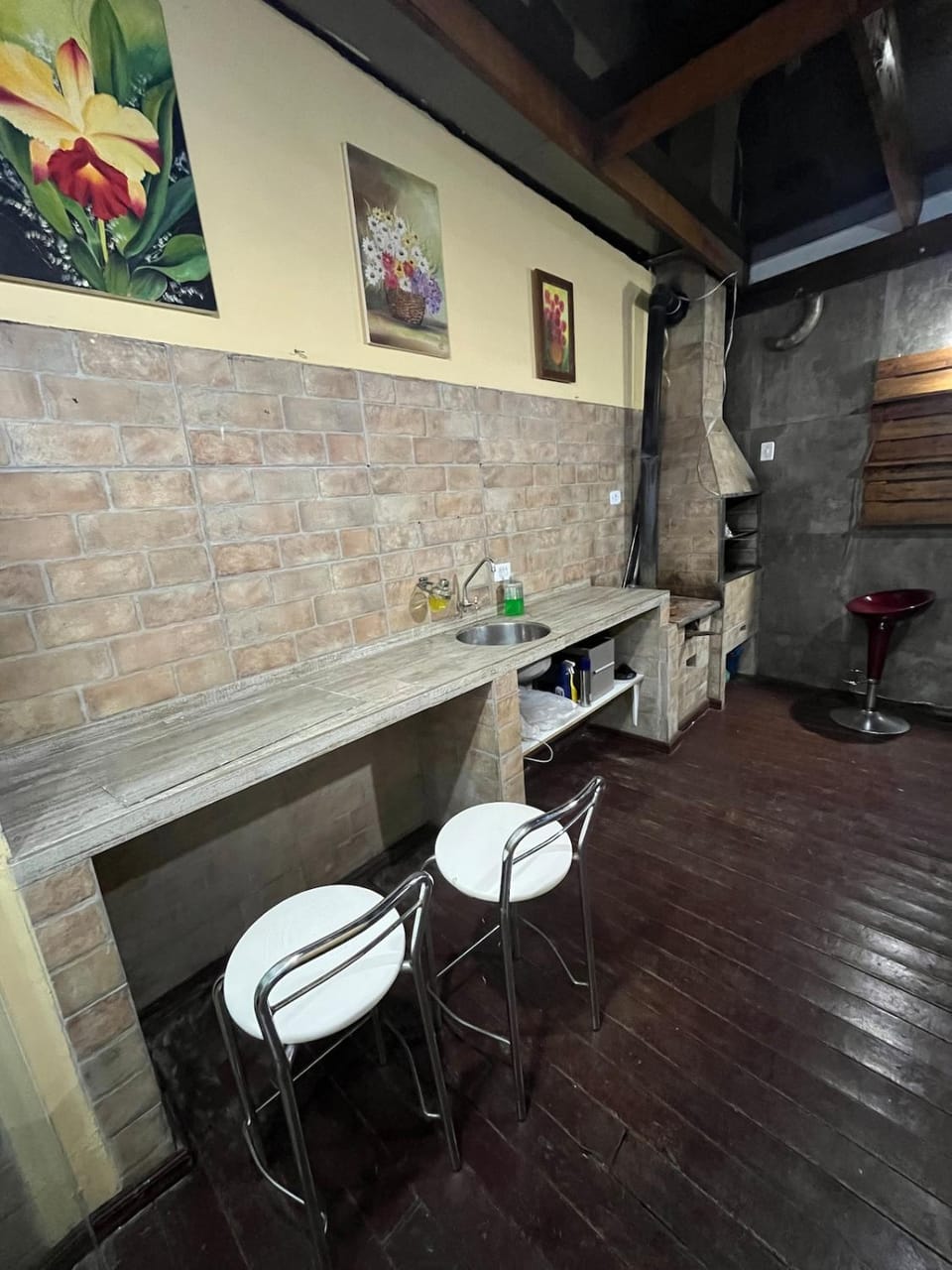 BBQ facilities, Seating area