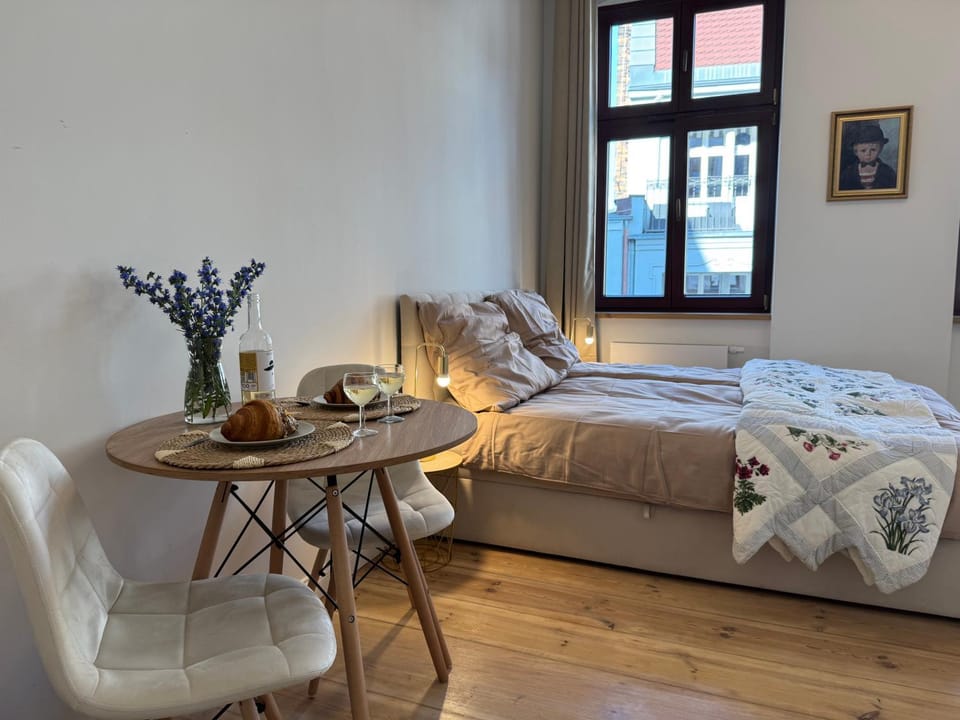 Bed, Photo of the whole room
