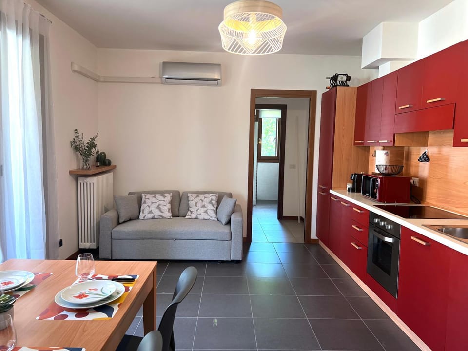 Kitchen or kitchenette, Living room, Seating area, Dining area, oven, pet friendly, stove, air conditioner