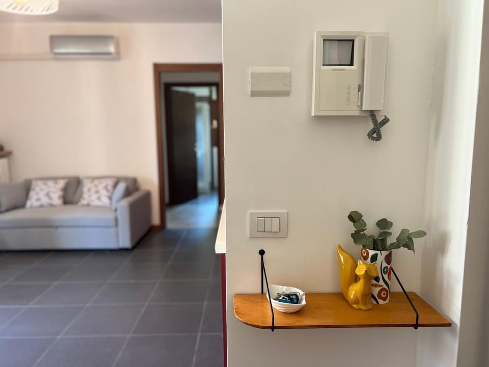 Living room, Seating area, air conditioner