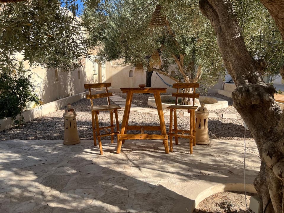 Patio, Seating area
