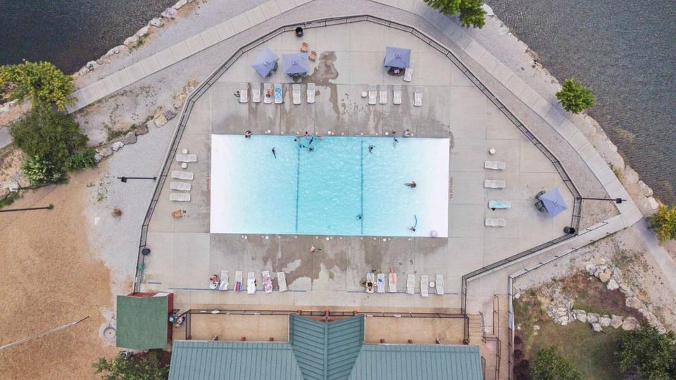 Whippoorwill Woods - 3 BDR with Tons of Amenities House in Table Rock Lake