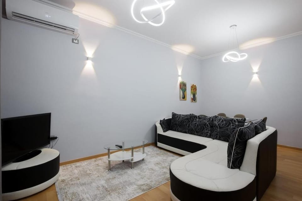 Living room, Seating area, air conditioner