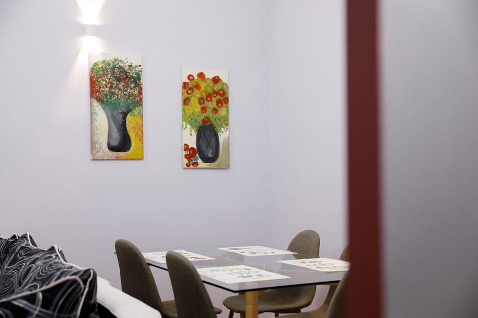 Living room, Decorative detail, Seating area, Dining area