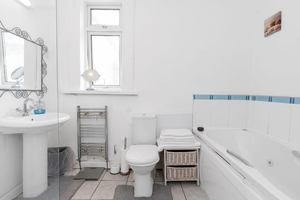 Toilet, Bathroom, Bath