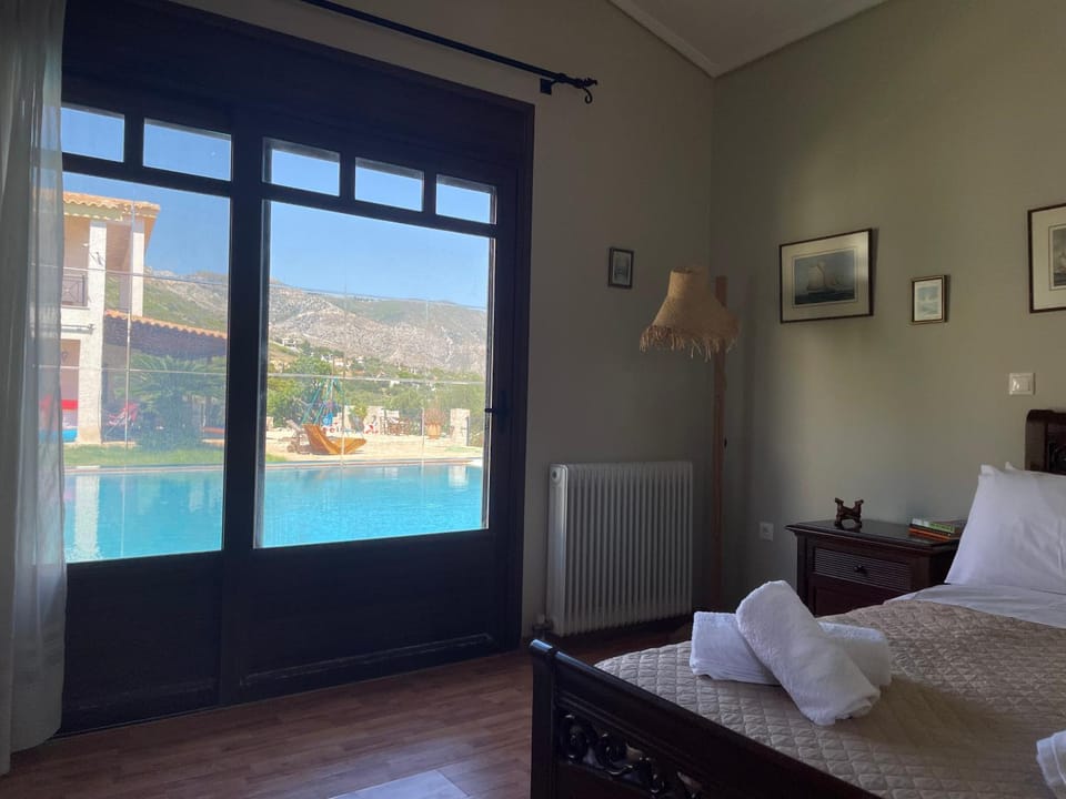 West Pool House Villa in Decentralized Administration of Attica
