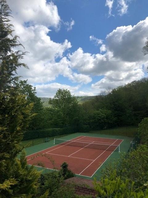 Tennis court