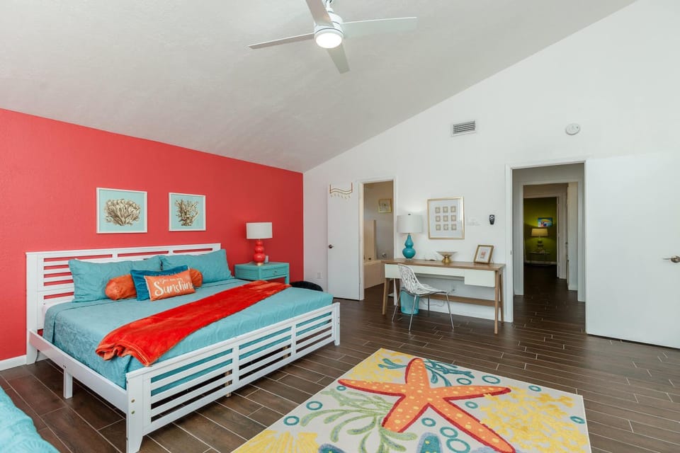 Stylish 3 bedroom - Pool Pets Sleeps 10 House in Port Aransas