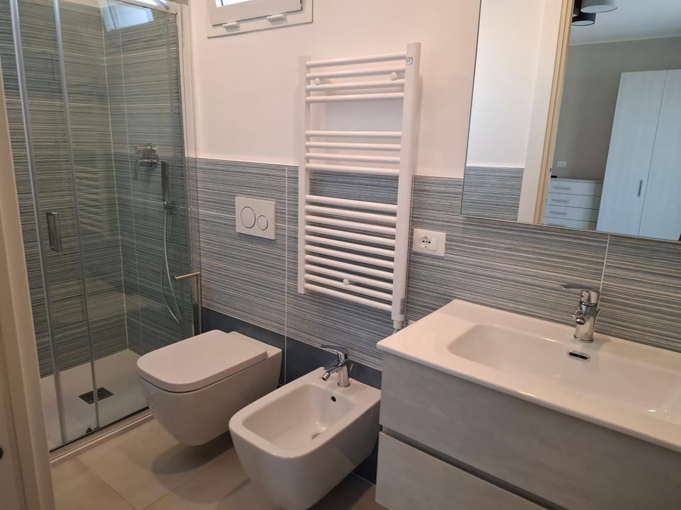 Shower, Bathroom, bidet