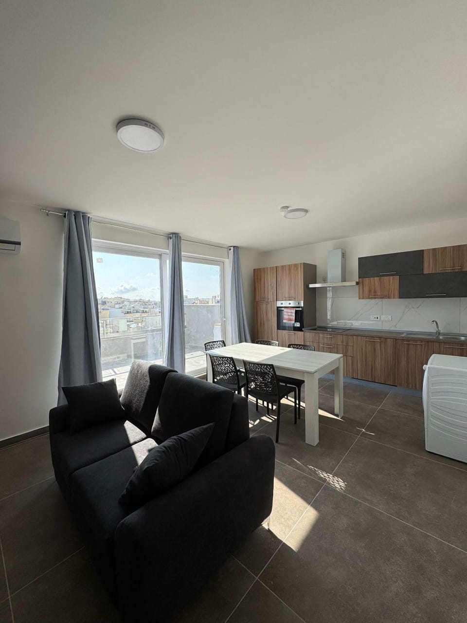 Penthouse Bliss Bright Stylish - by HostMT Apartment in Malta