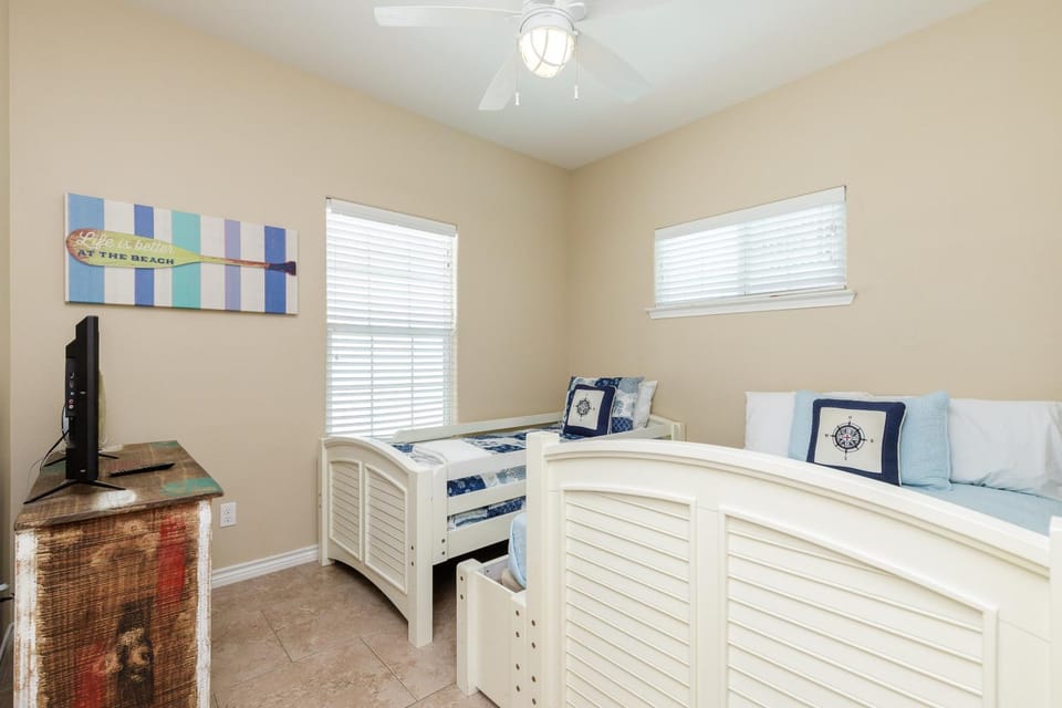 Fun 2 bedroom - Pets Pool Sleeps 6 House in Port Aransas