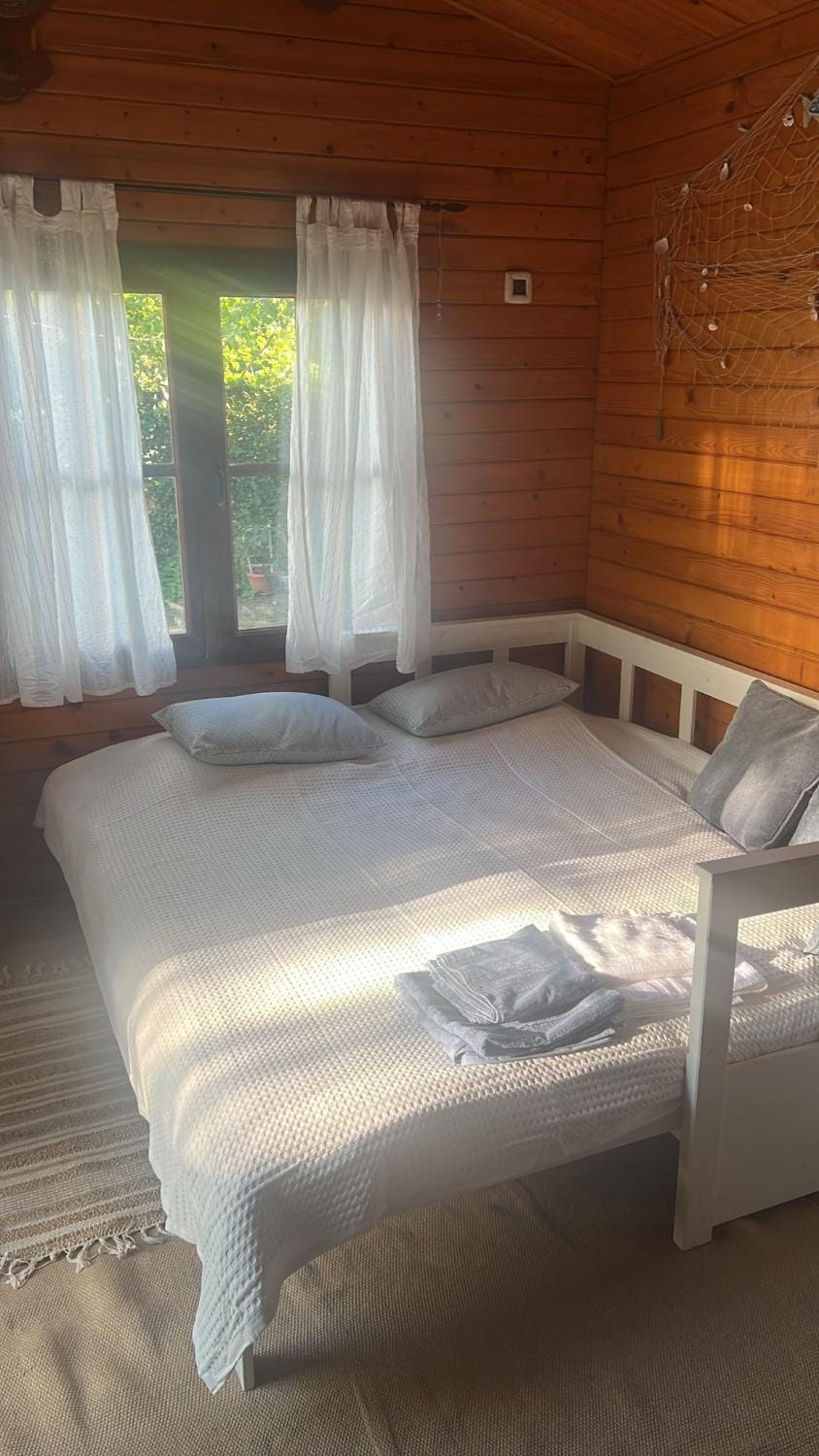 La Casuța - 500sqm garden theseaside Chalet in Constanța County