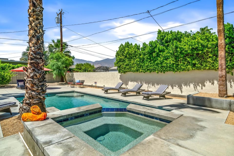Hot Tub, Swimming pool