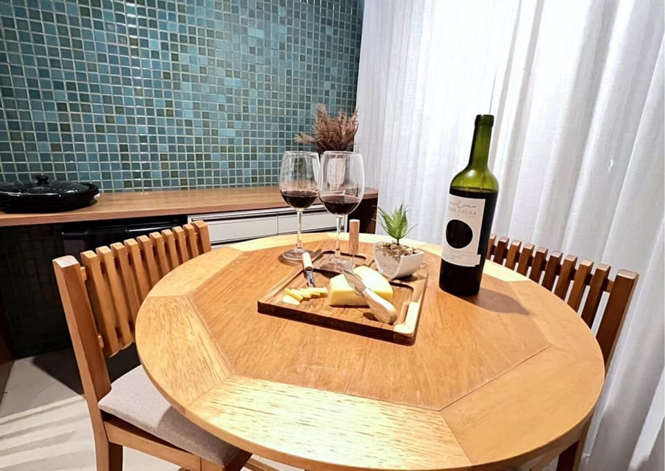 RefugioBacutia- Prédio FRENTE MAR Bacutia- 6 pessoas- 3 Quartos com AR sendo 1 suite - varanda- sala de estar e jantar Ampla -Piscina e Sauna no Prédio Apartment in Guarapari
