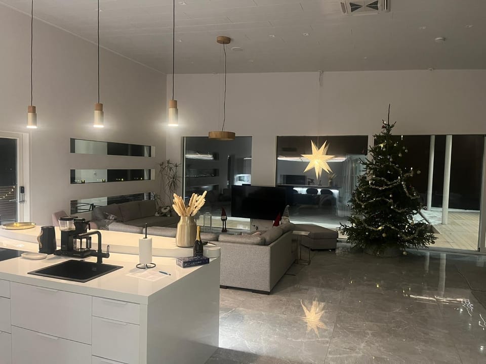 Kitchen or kitchenette, Living room, Seating area