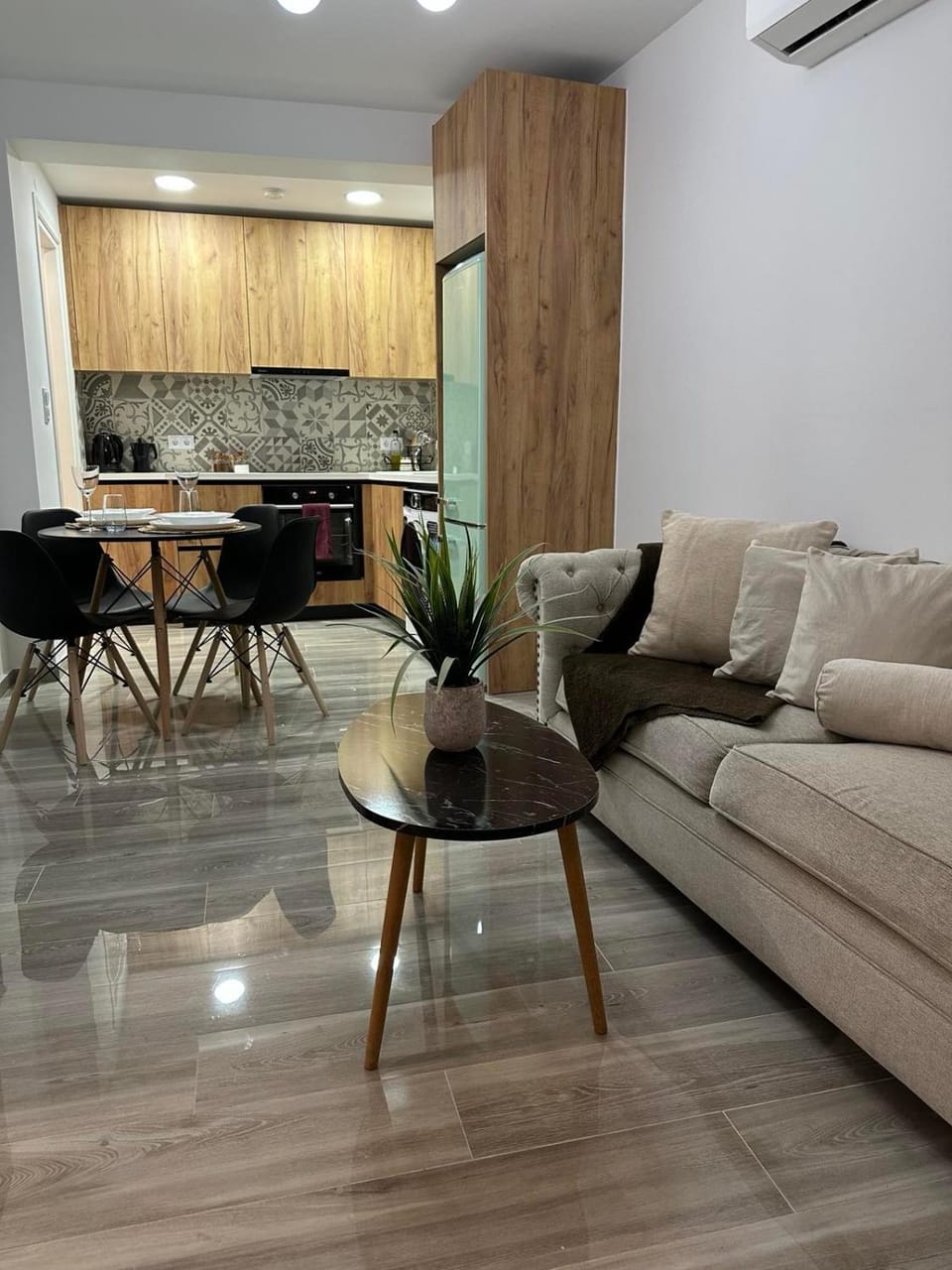 Kitchen or kitchenette, Living room, Seating area, air conditioner