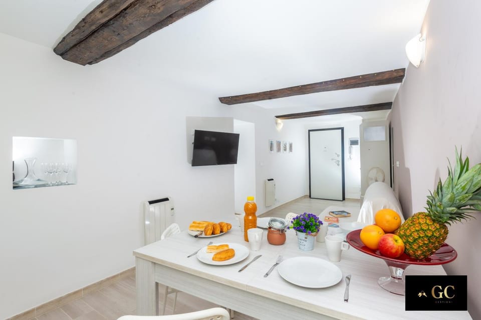 TV and multimedia, Kitchen or kitchenette, Dining area
