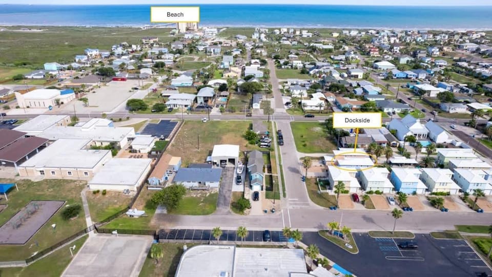 Prime Location 5 Bedrooms - Pool Sleeps 12 House in Port Aransas