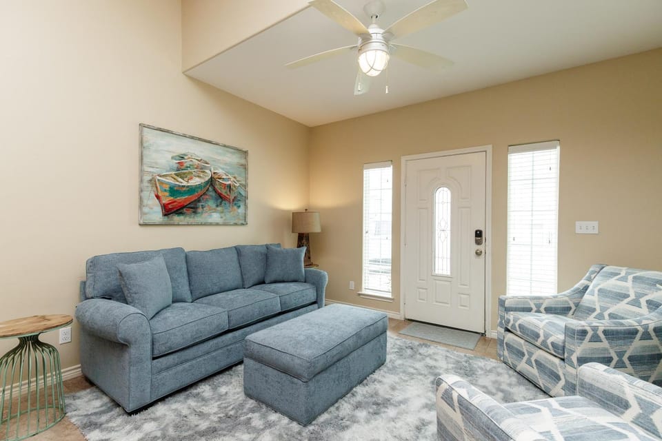 Cozy 2 Bedroom Monthly Rates Pets & Pool House in Port Aransas