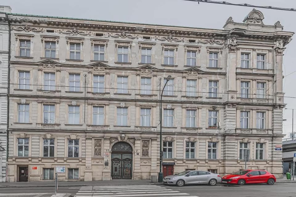 Private Room, AC, Central w Kitchen House in Prague