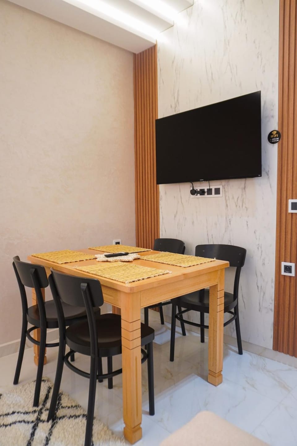 TV and multimedia, Dining area