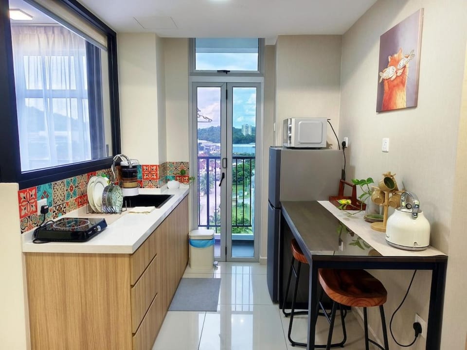 Cat Theme, Seri Alam 5min to Regency & Pasir Gudang Hospital, 4pax Offer 20 Rebate for 3day Stay, Free Netflix 1 Carpark I Malay Friendly Apartment in Johor