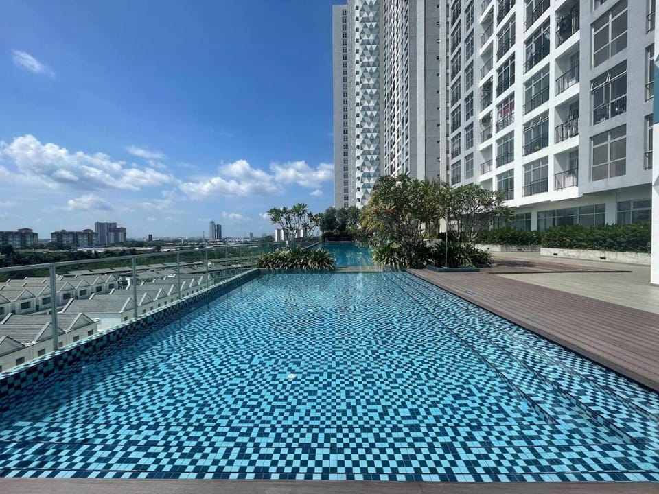 Cat Theme, Seri Alam 5min to Regency & Pasir Gudang Hospital, 4pax Offer 20 Rebate for 3day Stay, Free Netflix 1 Carpark I Malay Friendly Apartment in Johor