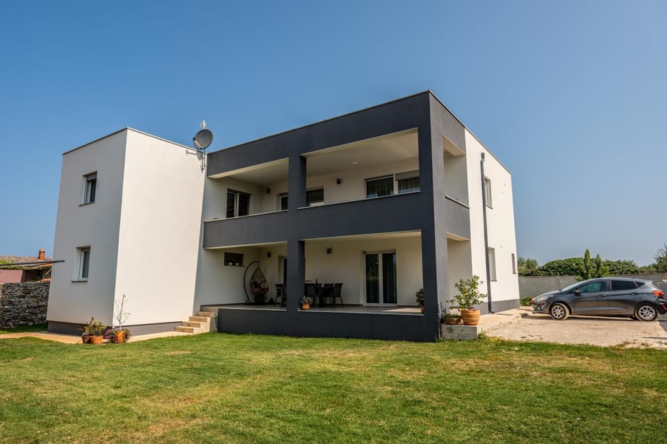 Property building, Day
