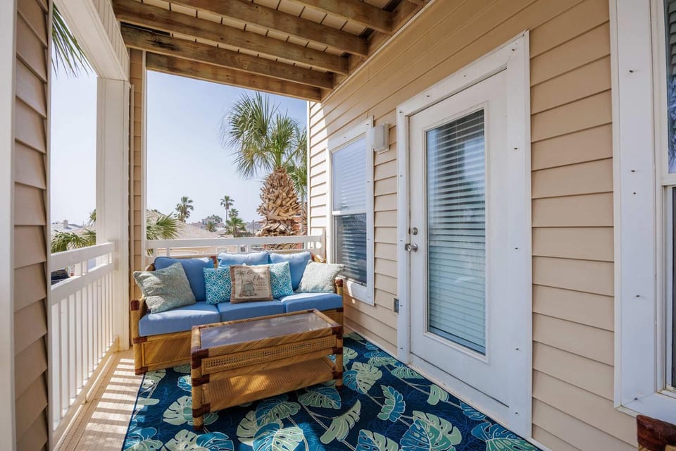 Padre Island Retreat with Optional Golf Cart House in North Padre Island