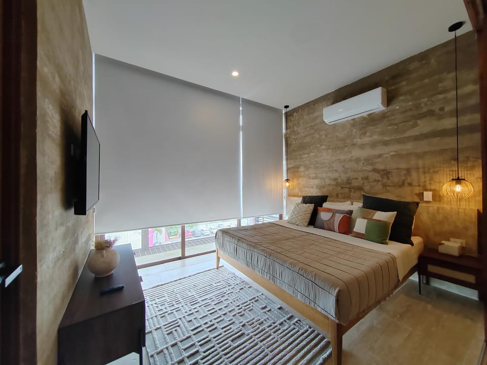 Bed, TV and multimedia, Photo of the whole room, Bedroom