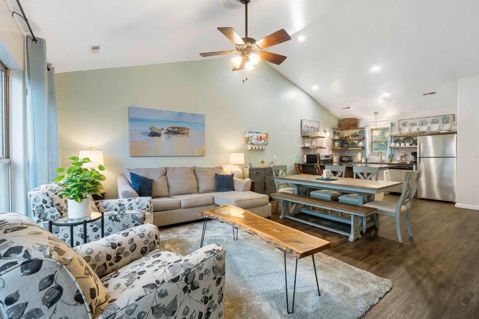 Retreat by Design - Resort Amenities House in Table Rock Lake