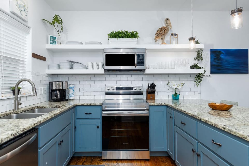 Comfy 3bdr - Right in Town Sleeps 10 House in Port Aransas