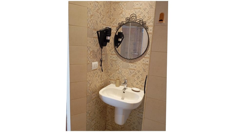 Toilet, Bathroom, hair dryier