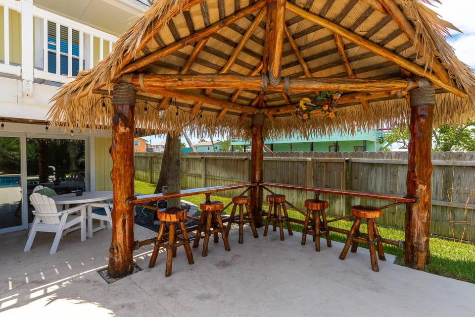 The Shell House - Private Pool Pet Friendly House in Port Aransas
